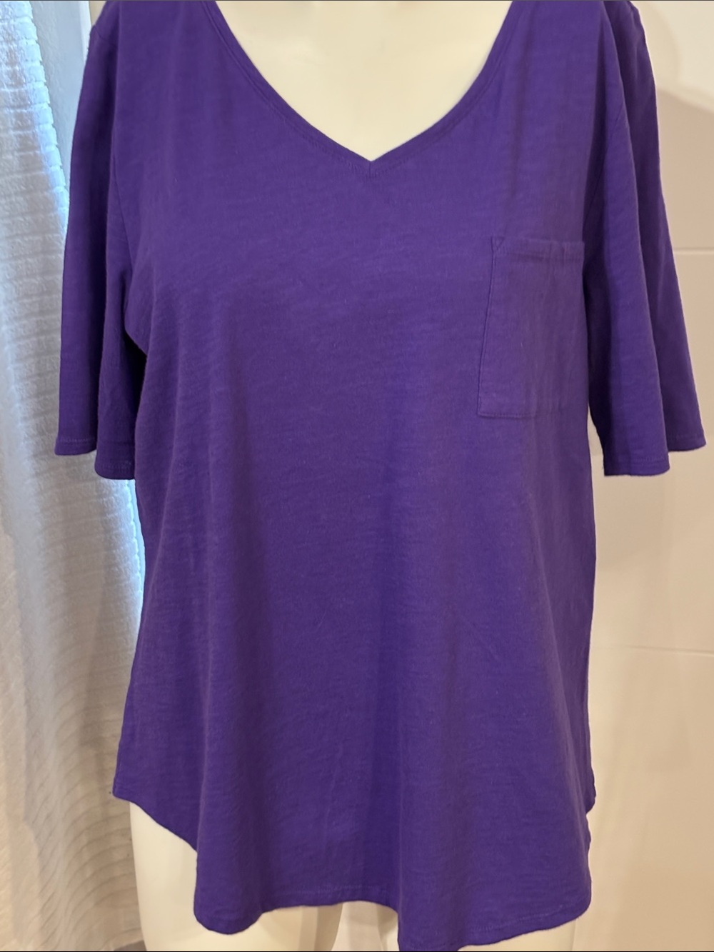 Eileen Fisher V-Neck Women's short/med sleeve purple top, medium, organic cotton